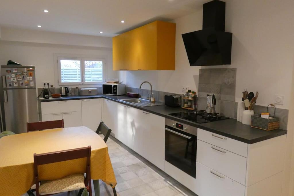 Le 62 Apartment Gemenos Luaran gambar